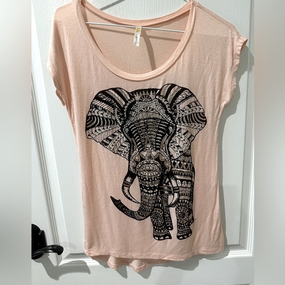 Ocasion Tops - Ocasion Peach Blush Embellished Elephant Print Tee